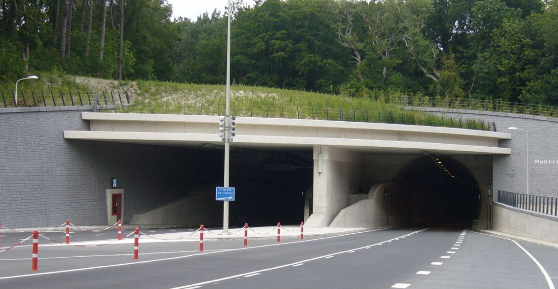 Ingang van de Haagse Hubertustunnel