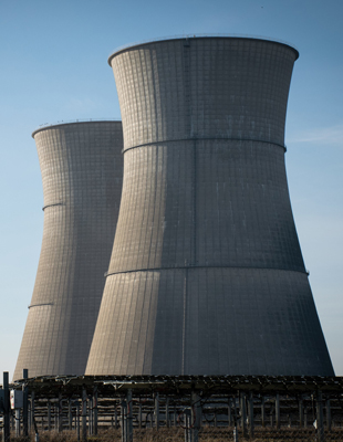 Kernenergie als onderdeel van de energiemix Twee reactoren van kerncentrale Rancho Seco. Arcadis en kernenergie als onderdeel van de energiemix
