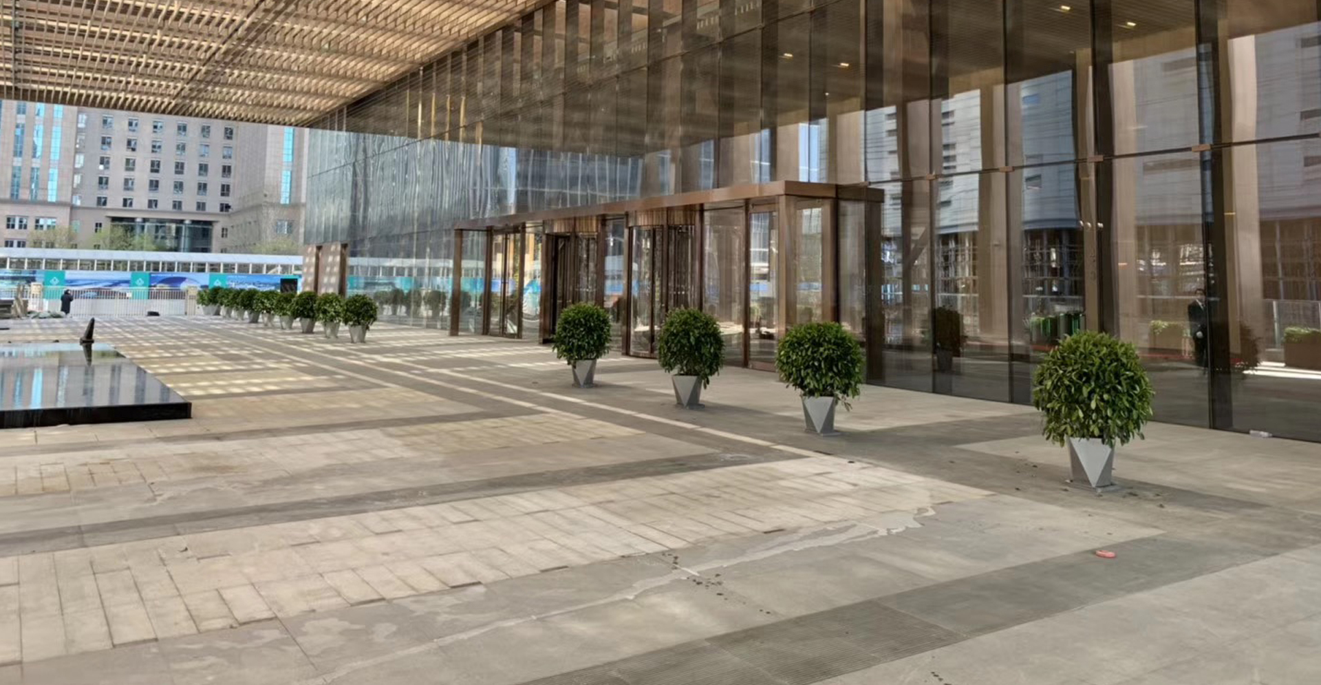 凯谛思为中国人寿中心（北京）项目提供全过程工料测量咨询和工程造价服务。