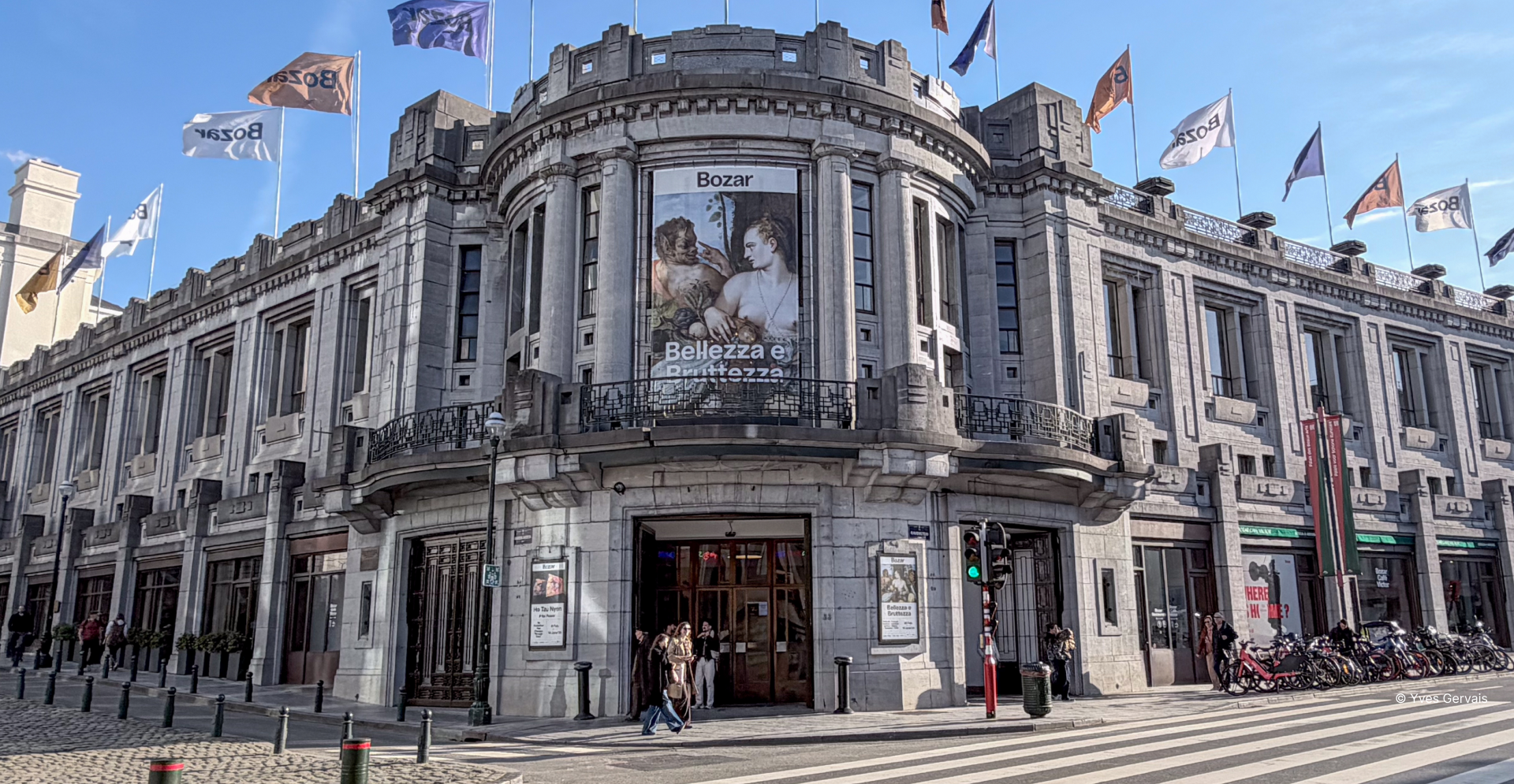 De prachtige voorgevel van cultuurtempel Bozar in Brussel