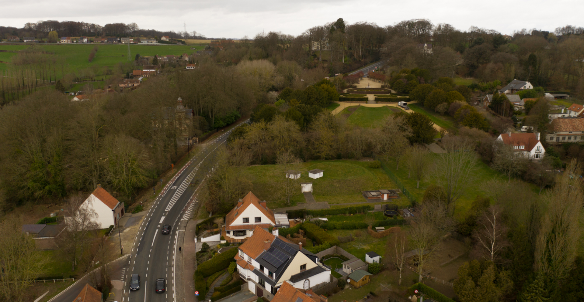 La N60 à Renaix traverse le centre et provoque une congestion du trafic.