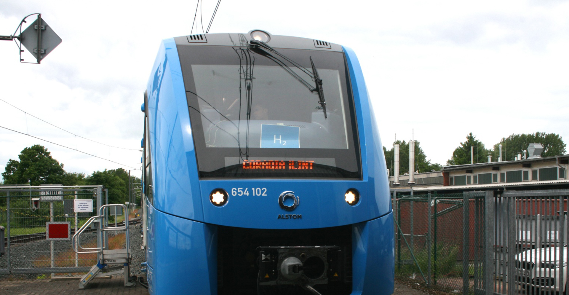 Voorzijde van de blauwe waterstoftrein.
